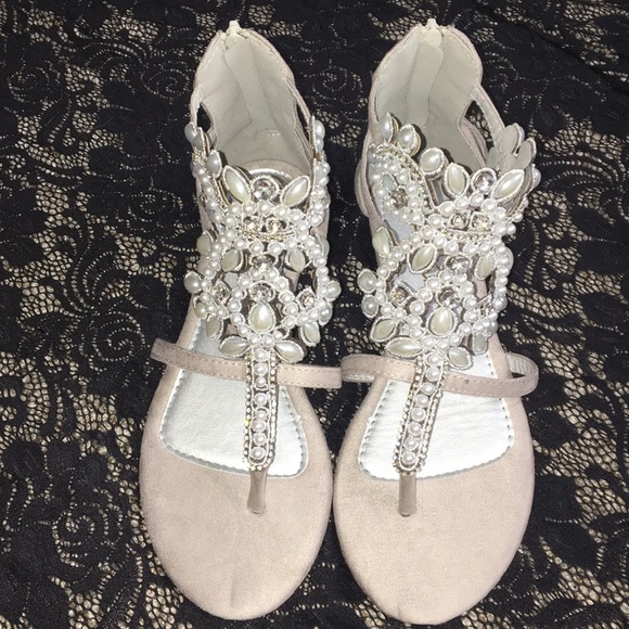 SOLD Gray Rhinestone Gladiator Sandals Size 6.5 - Picture 3 of 8